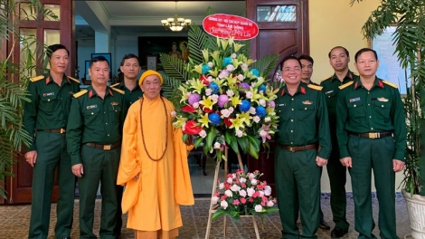 Mpồl ling klàng mờ gah jat yàng Phờk lòt bal