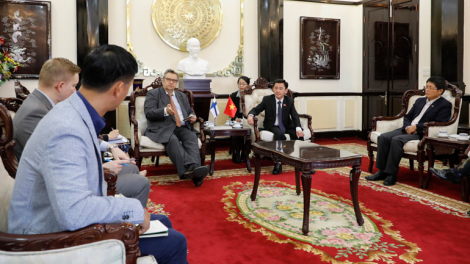 UBND càr Lâm Đồng wă đại sứ lơgar Phần Lan tàm Việt Nam