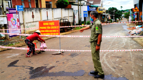 Kơnhoàl Dăk Mil, càr Dăk Nông lơh jăt Chỉ thị sồ 16 tơnơ̆ mờ tŭ geh cau gơtìp kòp Covid-19 tàm mpồl bơtiàn
