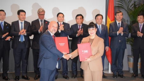 Thủ tướng sền broă kĭ 26 jơnau ring bal lơh broă bal đah lơgar Việt Nam mờ lơgar Anh