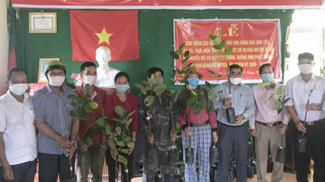 Kơnhoàl Lăk (Dăk Lăk): Ală bơta tơngŏ niam geh bơh Nghị quyết di mờ nùs làng bol