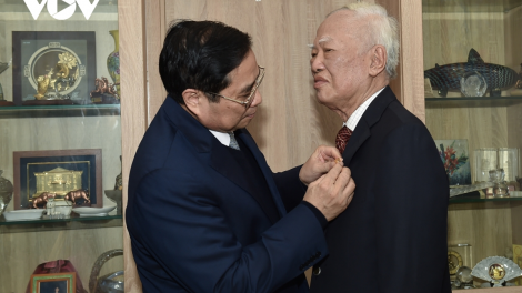 Thủ tướng jào pà Huy hiệu 60 sơnam Đảng ai ồng Vũ Khoan in