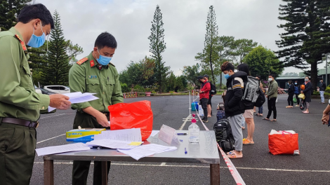 Lâm Đồng 241 nă cau F1 xét nghiệm ai cồng nha ờ bơtờp dơ̆ 3 mờ kòp Covid-19