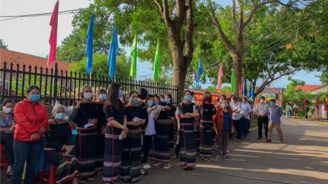 Tây Nguyên: geh kơnhoàl geh 100% cau tĕ khà lòt tĕ khà