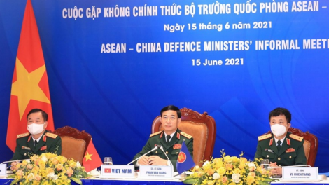 Dơ̆ tìp măt ờ ngan ngồn đah Bộ trưởng Bộ Quốc phòng ală lơgar ASEAN mờ Lo