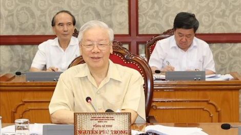 Bộ Chính trị pơgồp jơnau đơs bè broă dong kờl cau lơh broă mờ cau ngui cau lơh broă gơtìp kal ke tài kòp Covid-19