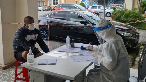 Lâm Đồng sền gŏ 2 nă cau bơtờp kòp mờ 1 nă cau pin bơtờp kòp Covid-19 ndrờm là cau măy rơndeh mờ cau drơng broă tàm rơndeh