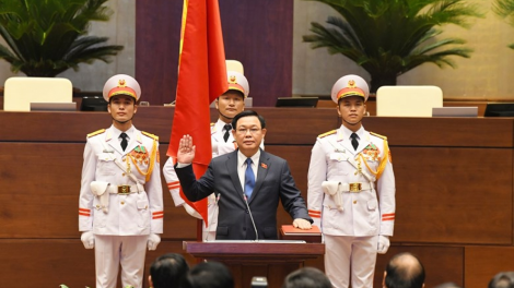 Ồng Vương Đình Huệ geh pồ wơl at gơnoar broă Chủ tịch Quốc hội