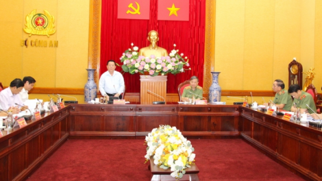 Mpồl sền sơwì bơh Ban Bí thư lơh broă mờ Ban Thường vụ Đảng ủy Kuang àng dà lơgar