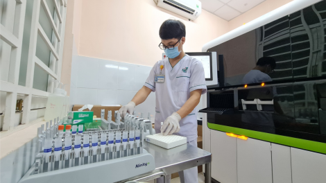 Hìu sơnơm Quân y 175 ngui ală măy xét nghiệm PCR is