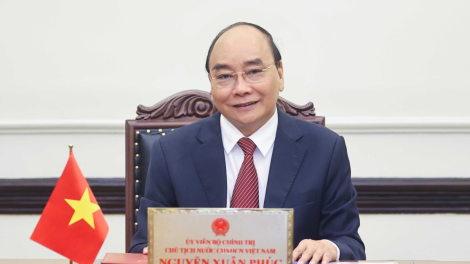Chủ tịch lơgar ồng Nguyễn Xuân Phúc cribơyai tàm điện thoại mờ Kuang atbồ lơgar Nga ồng Vladimir Putin