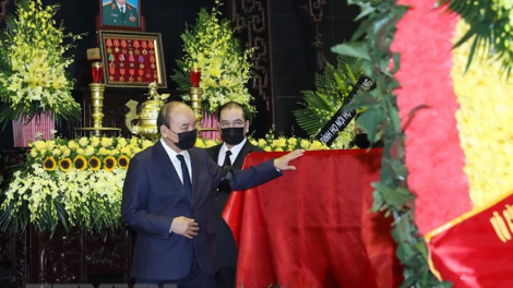 Dơ̆ bơyai lơh iês tơ̆p ƀồc Đại tướng ồng Phùng Quang Thanh jăt broă lơh Iês tơ̆p ƀồc kấp Dà lơgar
