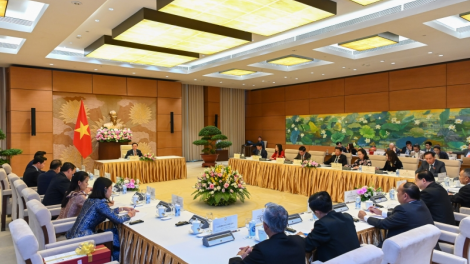 Củ tịc Quôk hội wă Củ ñiệm Ủy ƀan cribơyai broă mờ lơgar ndai Quôk hội Lào, Campuchia