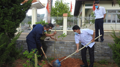 Kon Tum: Lam lơh satềp tam chi nàng sền gàr tiah ơm kis