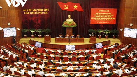 Tổng Ƀí thư ồng Nguyễn Phú Trọng đơng lam pơrjum pơlam lơh jat Nghị quyết sồ 11 bơh Ƀộ Cíñ trị dê