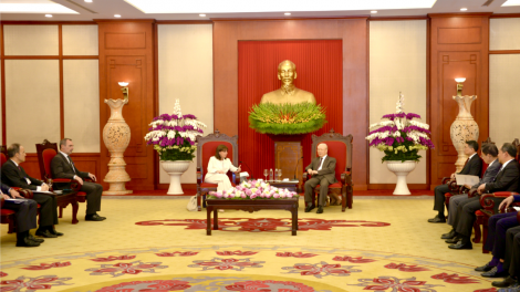 Tổng Ƀí thư ồng Nguyễn Phú Trọng wă Kwang atbồ lơgar Hy Lạp tus lùp còp di dơ̆ lòt còp ngan ngồn lơgar Việt Nam