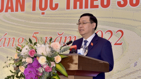 Kwang đơng lam bồ Đảng mờ dà lơgar tìp mat kwang bàng Quôk hội là cau jơi bơtiàn kòn cau dùl êt nă cau