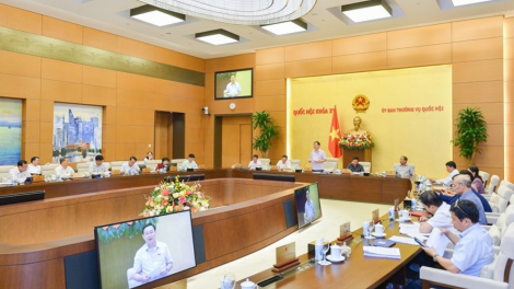 Ủy ƀan Thường vụ Quôk hội mut pơrjum tơngume adat boh lam nhai 9