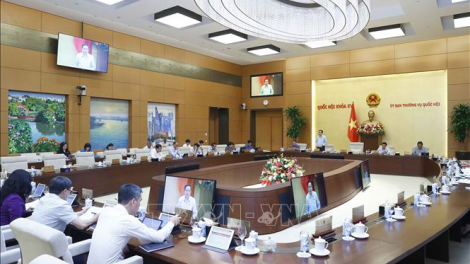 Ủy ƀan Thường vụ Quôk hội cribơyai rơndap lơh Adat ù tiah (tam gơl)