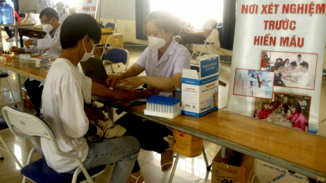 Dăk Lăk ờ tơl mhàm uă ngan tàm broă dong kờl sơm kòp kơn jơ̆ mờ sơm kòp ai cau kòp in