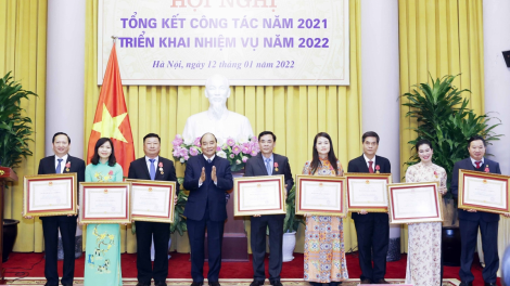 Cơldŭ lơh broă Củ tịc lơgar pal tơnguh rlau tai cồng nha broă lơh ai tơlik jơnau đơs, jơnau bơceh pa