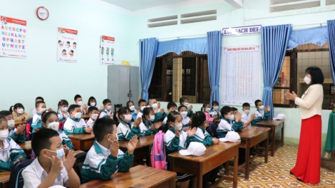 Kơnòm bơsram Mầm non, kấp 1 tàm ƀòn dờng Buôn Ma Thuột ơm ờ lòt bơsram tơnơ̆ mờ 1 poh lòt bơsram tàm hìu bơsram