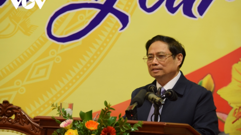 Thủ tướng ồng Phạm Minh Chính tus pơrjum dờng kwang bàng ala măt cau ùr gùt lơgar khoă 13