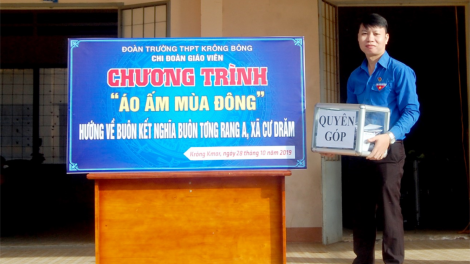 Pơgru kơnòm să tàm tiah kal ke: Bơsram jơnau bơh Bác Hồ dê nàng bơsram tàp is să tờm