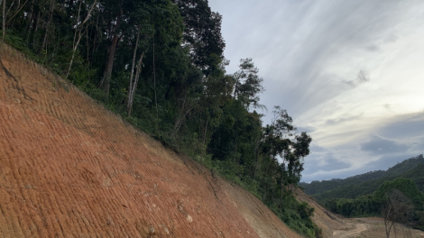 Dơ̆ mus kơl brê tàm Brê dà lơgar nàng lơh gùng: Dơm chi neh gơ rê tus anih lơh?