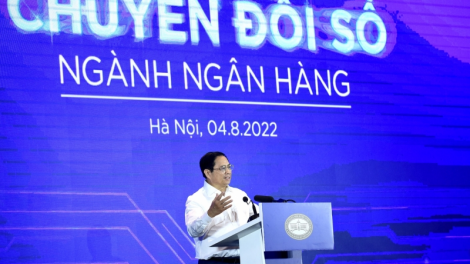 Thủ tướng Cíñ phủ ồng Phạm Minh Chính tus pơrjum “Tam gơl sồ gah ngân hàng”