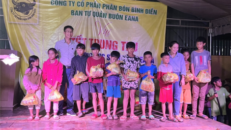 Dăk Lăk: Pà phan Trung ai kơnòm dềt rơƀah in