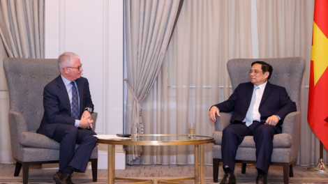 Thủ tướng Cíñ phủ ồng Phạm Minh Chính wă Kwang atbồ dờng Tập đoàn Warburg Pincus