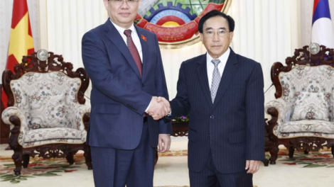 Củ tịc Quôk hội ồng Vương Đình Huệ cribơyai broă mờ Thủ tướng Lào