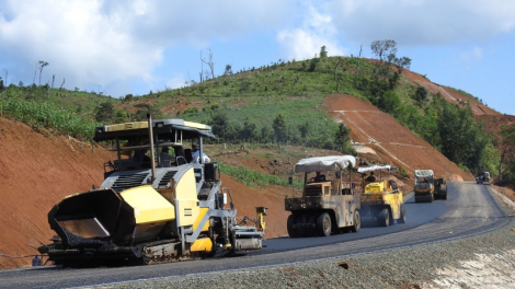 Càr Kon Tum lơh mhar tŭ tơngai lơh niam wơl gùng rơndeh dờng 24