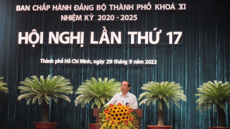 Thàñ ủy Hồ Chí Minh khoă 11 bơyai lơh pơrjum dơ̆ 17