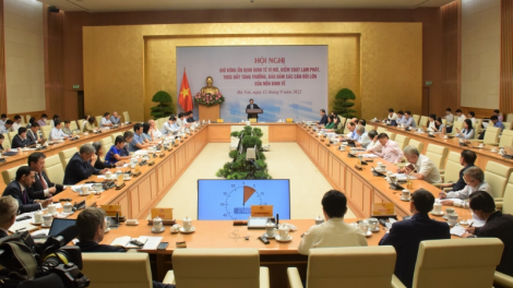 Thủ tướng Cíñ phủ ồng Phạm Minh Chính đơng lam pơrjum bè gàr kơ̆  kơ̆ kơljap lơh sa dờng