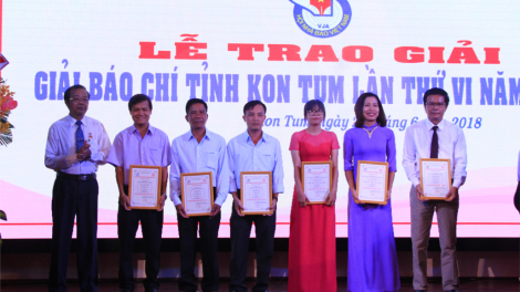 Jàu khà jờng sră [au\ càr Kontum dơ\ 6