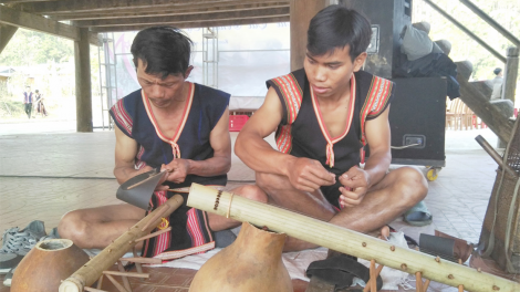 Kon Tum: Mât ndray ndơ uh goh way ơm bah nu^h Sedang n’hanh H’rê