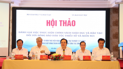 Tâm nchră trong kan nt^m nti đah rnoi mpôl đê| n’hanh mpeh yôk yang