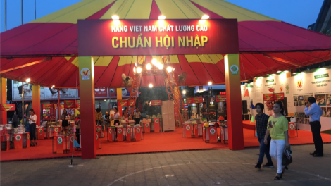 Hội chợ ndơ Việt Nam săk kah ue\h nkoch  n’hơ 300 ntil ndơ [ô kah