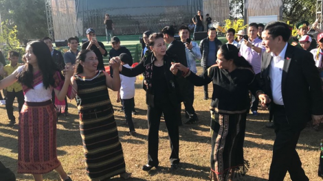Kruanh Quốc hội nchrăp bôk nău kan “Năm mhe n’har bri ueh răm nuih n’hâm [on lan”