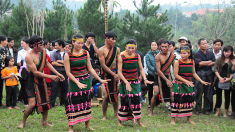“Nău way tâm rnglăp jăng” bâh [on lan Tây Nguyên