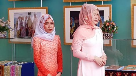 Âk ntil văn hoá, nău kan way ơm nu^h Chăm