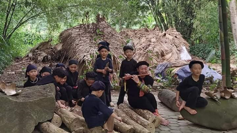 NÈN BƯƠN CHẾT CÚA CẦN TÀY, NÙNG