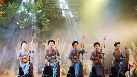 TIẾNG LƯỢN NHẮN NGƯỜI PHƯƠNG XA