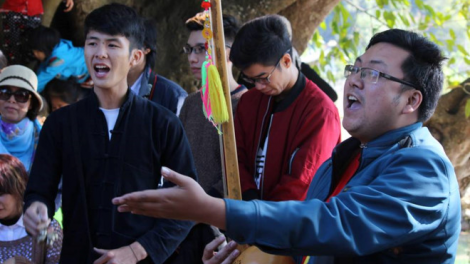 NGHỆ SĨ TRẺ XUÂN BÁCH