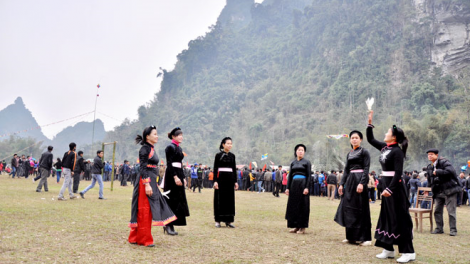 CHƯƠNG TRÌNH KHAY HENG TIỂNG TÀY - NÙNG (Vằn 12 bươn 10 pi 2021)