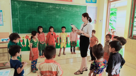 BẠI SLẤY SLƯ NHÌNH TỀNH PÀN PHJA CHÈ LỲ