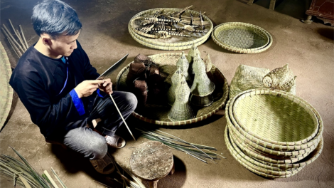 Yếu: CẦN CHẠN SLIỂU DÁC ( Người lười nghèo đói)