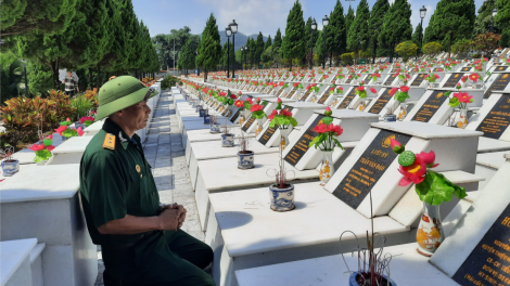 BƯƠN 7 DÚ VỊ XUYÊN CHỨ MẠI NẮM LỪM